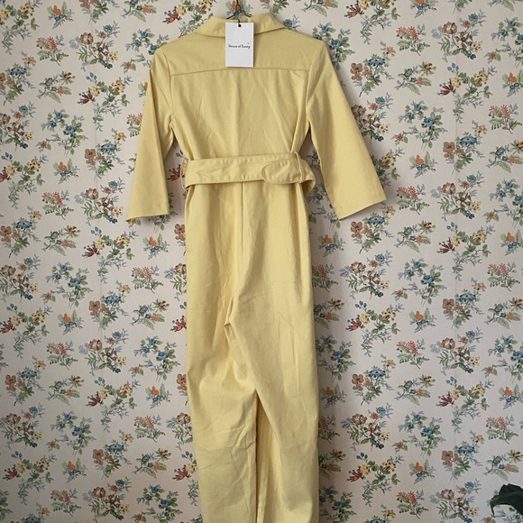 Yelllow size 2 fits like an xs - Picture 4 of 6